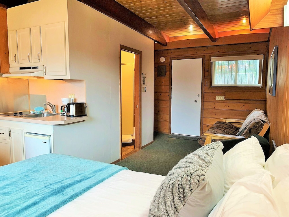 Breakers Boutique Inn - photo 78