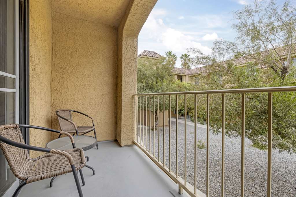 Best Western Plus Palm Desert Resort - photo 44