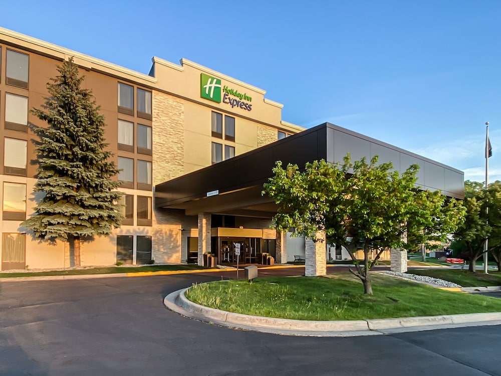 Holiday Inn Express Flint Campus Area by IHG - photo 39