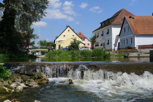 Zum Weißen Rössl — hotel in Kallmunz