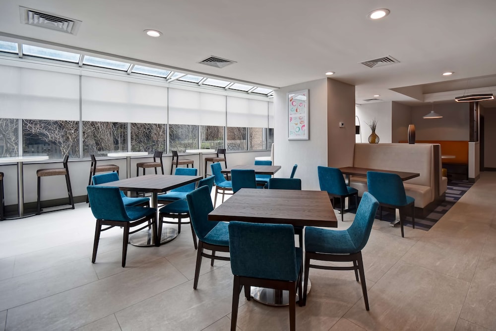 Hampton Inn Ny Jfk - photo 19