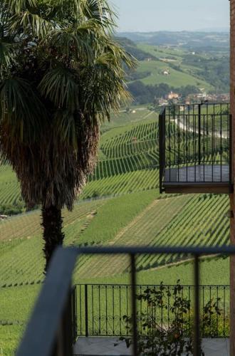 Sky & Vineyards Mora — 4-Star Luxury Hotel in La Morra, Italy