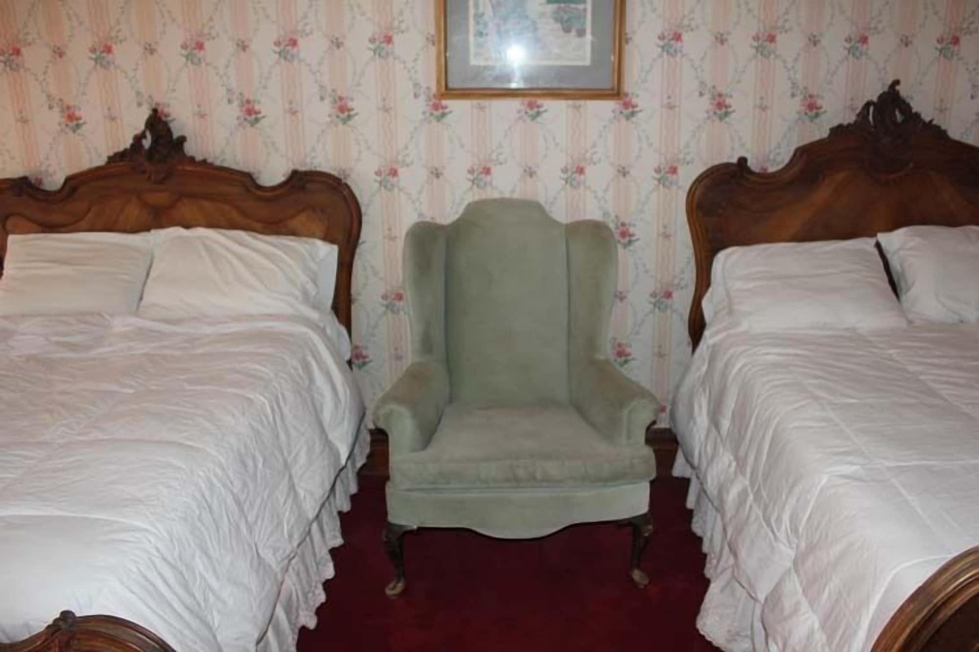 Irwin Street Inn - photo 20