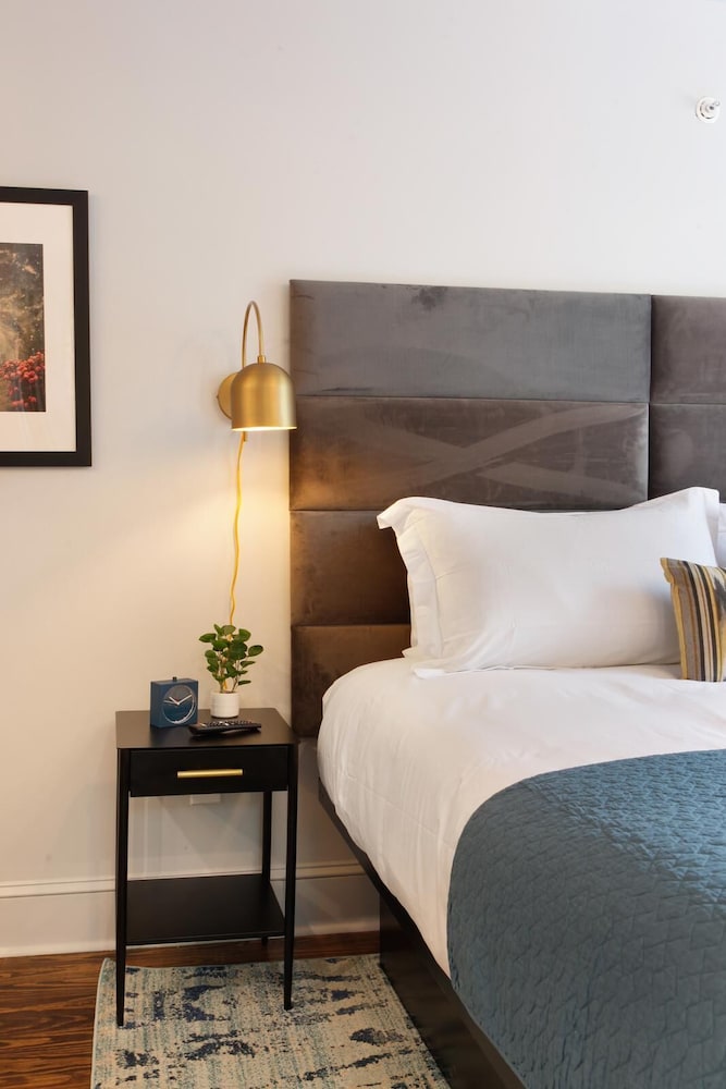 The Present Hotel - photo 8