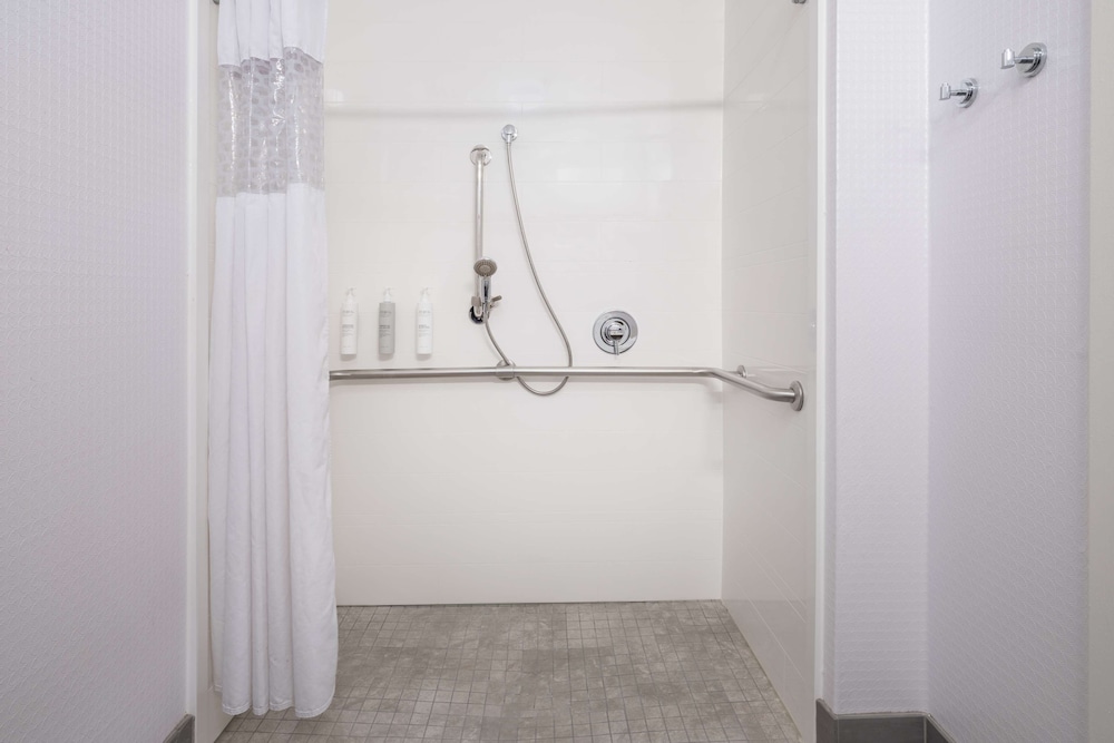 Hampton Inn Sanford - photo 30