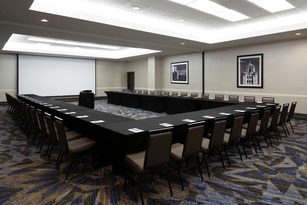 Embassy Suites by Hilton Los Angeles International Airport North - photo 34