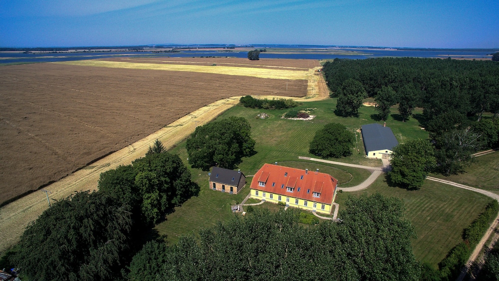 Gut Rattelvitz — 4-Star Luxury Hotel in Gingst, Germany