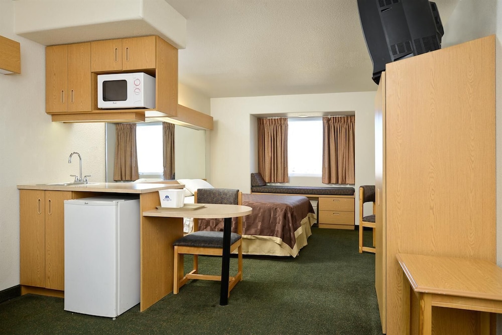 Americas Best Value Inn & Suites Ada - photo 9