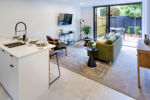 Perfect for Groups Stylish 4BR Devonport Stay — 4-Star Luxury Hotel in Christchurch, New Zealand