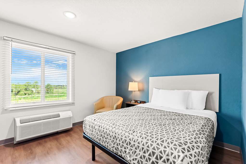 WoodSpring Suites Hudson Port Richey - photo 7