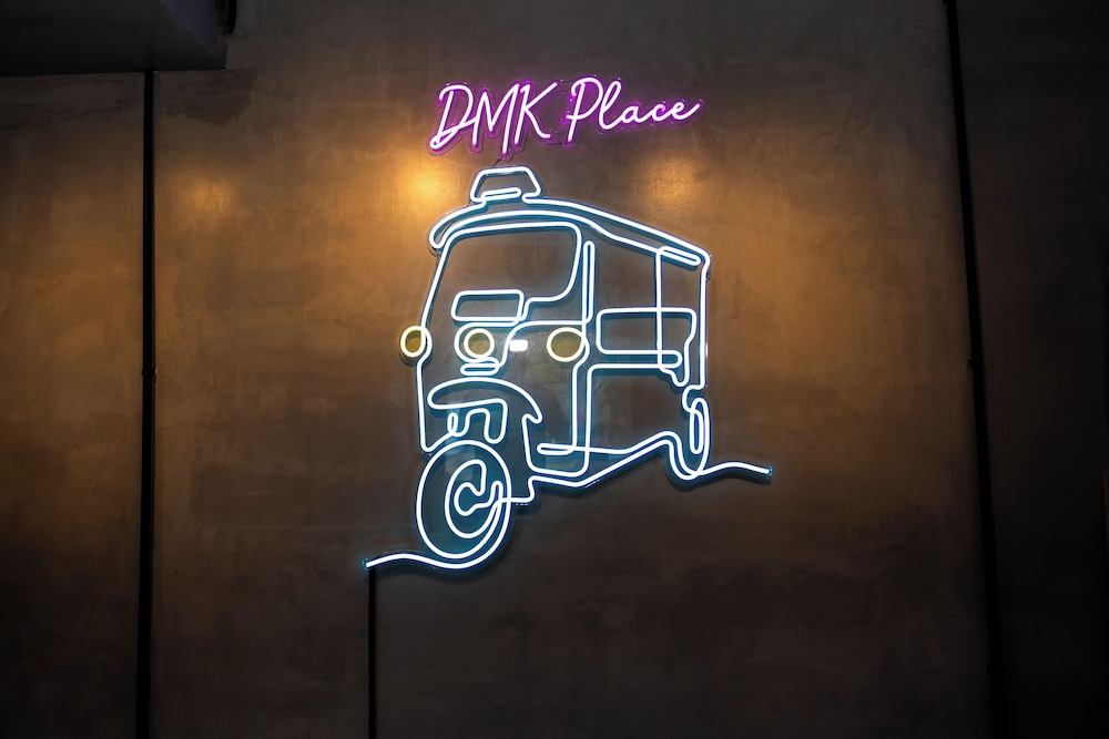 Dmk Place
