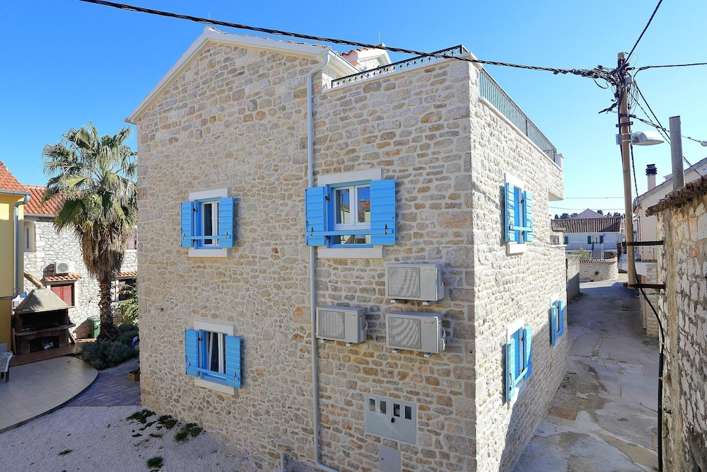 Villa Vito — 4-Star Luxury Hotel in Bibinje, Croatia