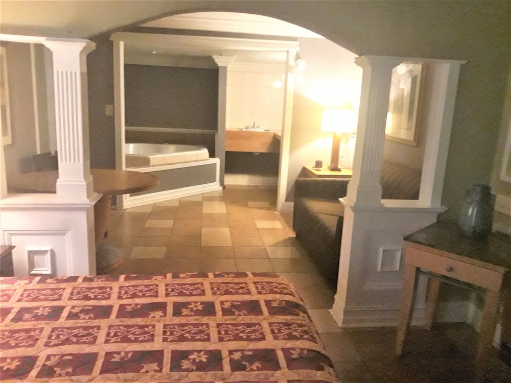 Madison Inn and Suites - photo 31