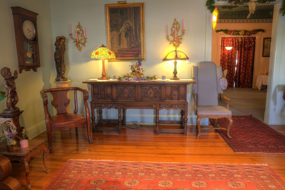 Inn of the Six Toed Cat - photo 35