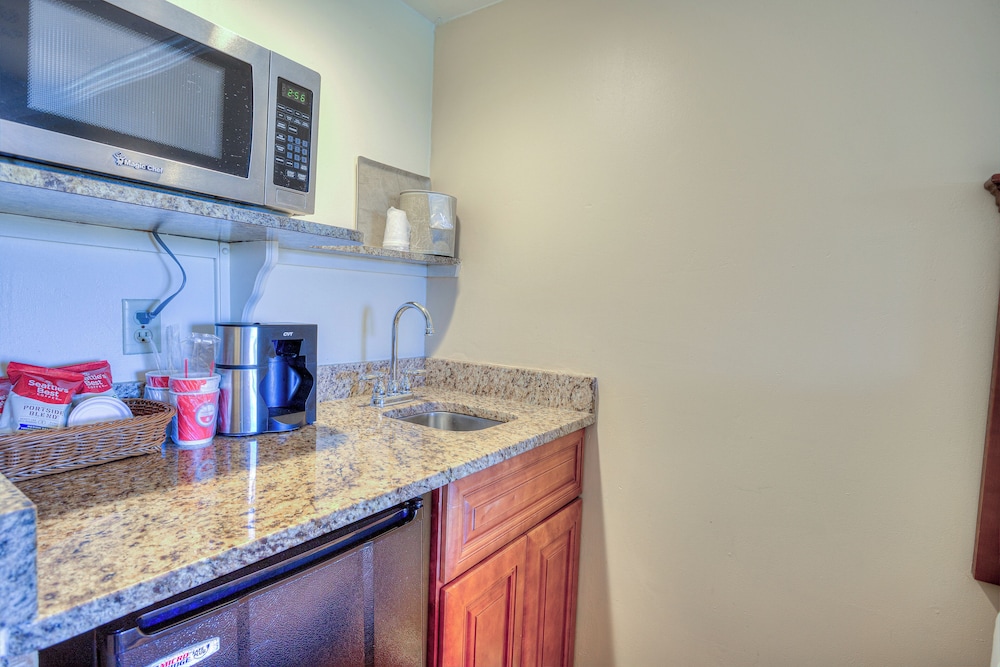 La Fiesta Ocean Inn And Suites - photo 13