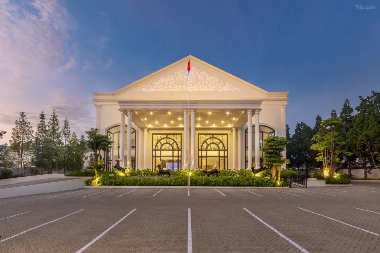 Eminence Golf And Resort Lembang Bandung — Lembang