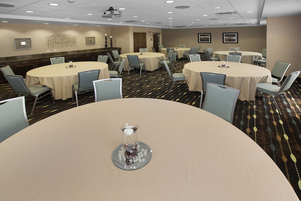 Hampton Inn Pittsburgh Bridgeville - photo 62