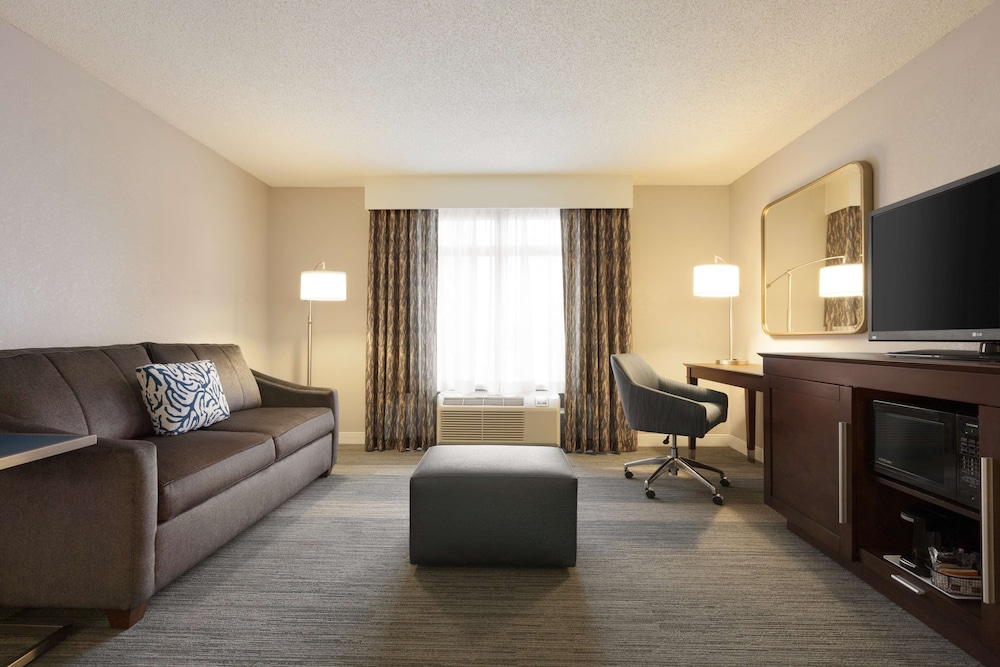 Hampton Inn & Suites Nashville Downtown - photo 20