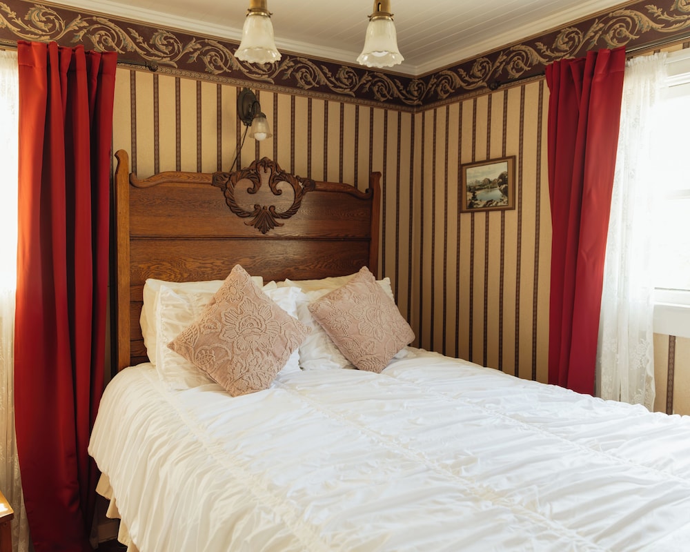 Julian Gold Rush Hotel - photo 15