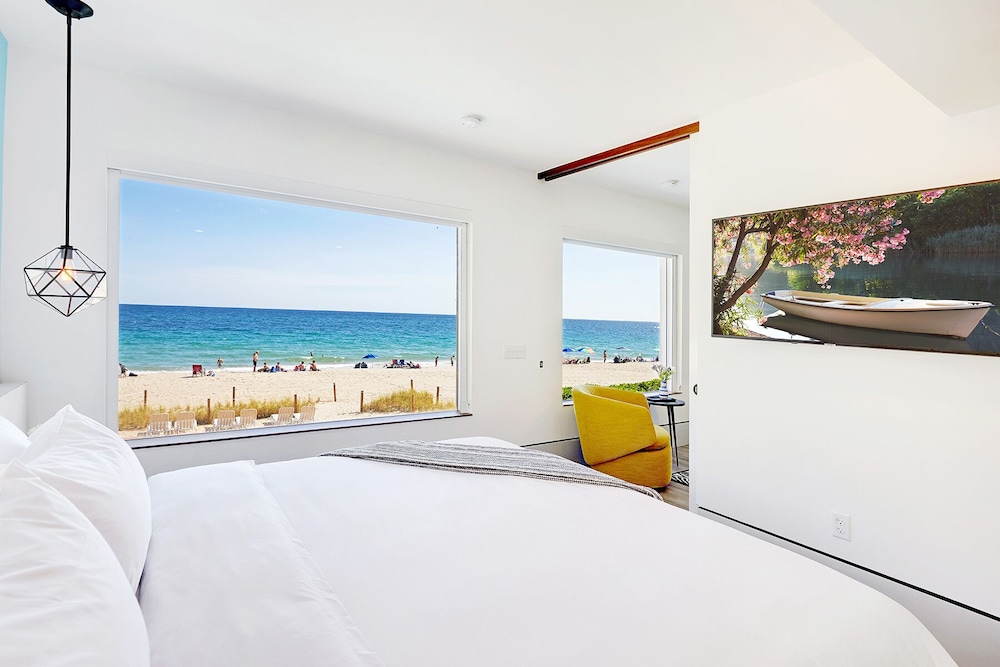 Ocean Treasure Beachside Suites - photo 21