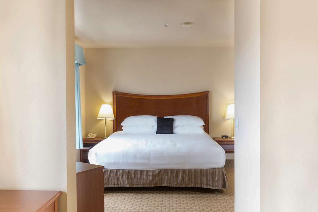 Red Lion Inn & Suites McMinnville - photo 8