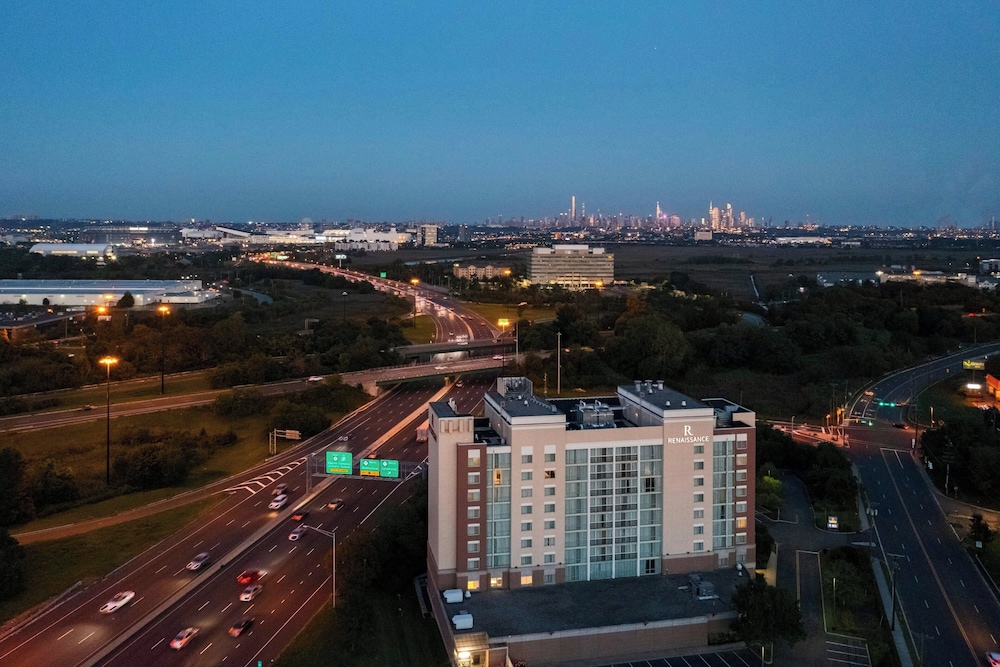 Renaissance Meadowlands Hotel — 4-Star Luxury Hotel in Rutherford, United States