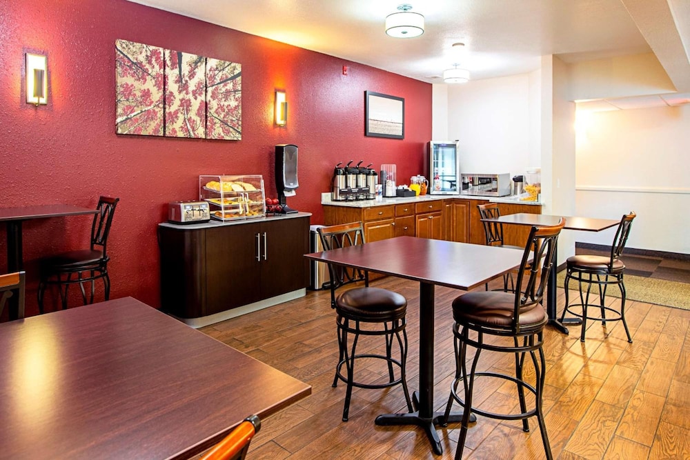 Seasons Inn Traverse City - photo 27