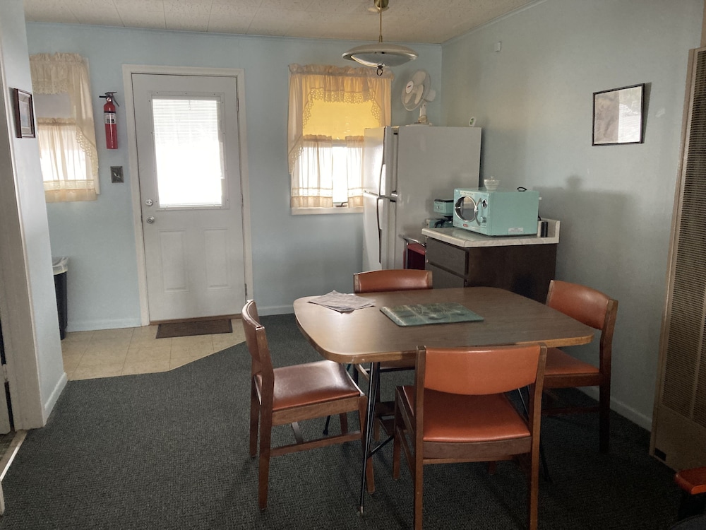 Dixon Lake Resort - photo 7