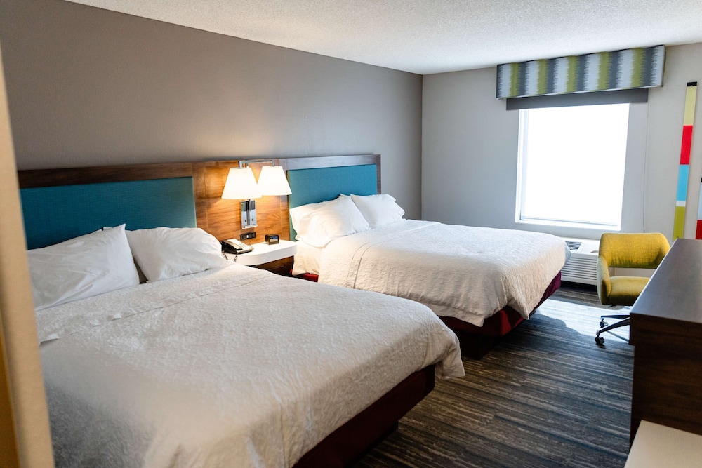 Hampton Inn & Suites Scottsbluff Conference Center - photo 4