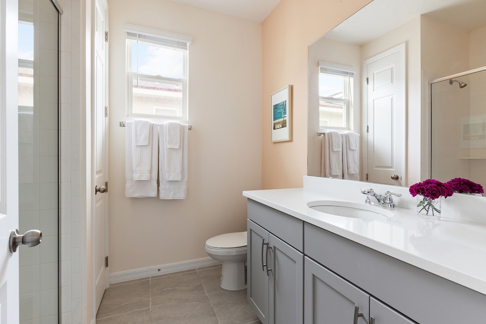 Coconut Breeze Getaway Resort Facilities Access 9 Bedroom Home by Overmoon - photo 27