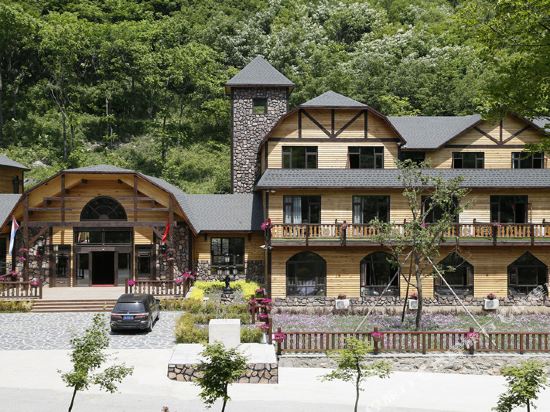 Niagara Falls Hotel — hotel in Zhuanghe