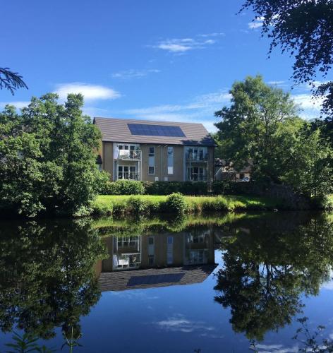 Beautiful Riverside Holiday Home — 4-Star Luxury Hotel in Callander, United Kingdom
