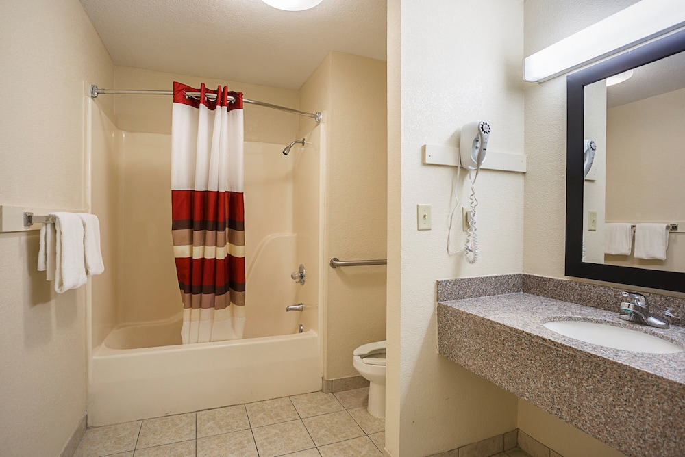 Red Roof Inn West Memphis AR - photo 21