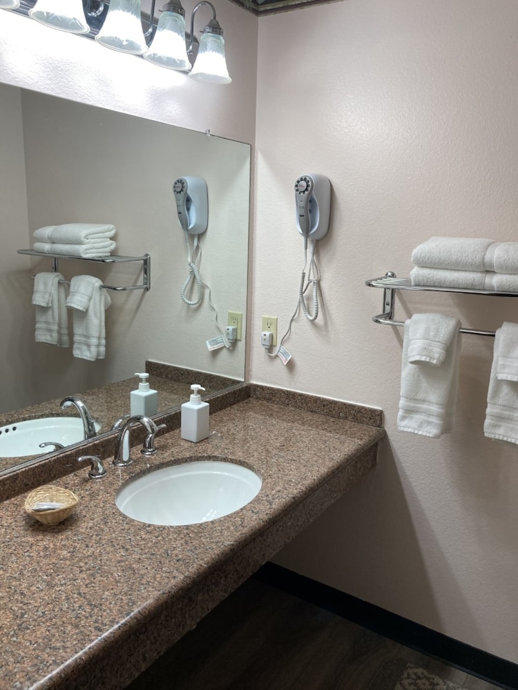 Coast Riders Inn - photo 76