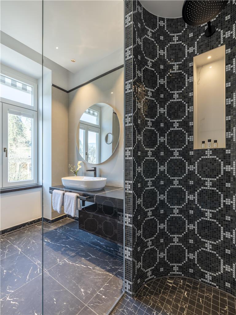 ICONS EHBB rooms JUNIOR SUITE