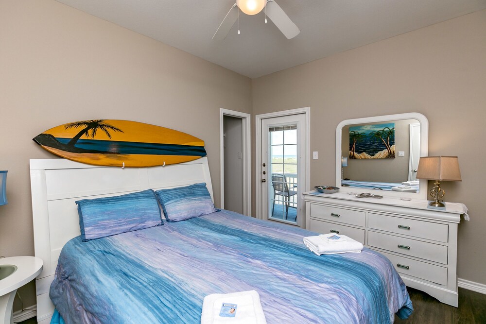 Brand New at Padre Beach View Resort by RedAwning - photo 6