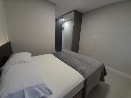 Di Ravena 101 Apartamento Moderno em Canto Grande a 120 Metros do Mar.