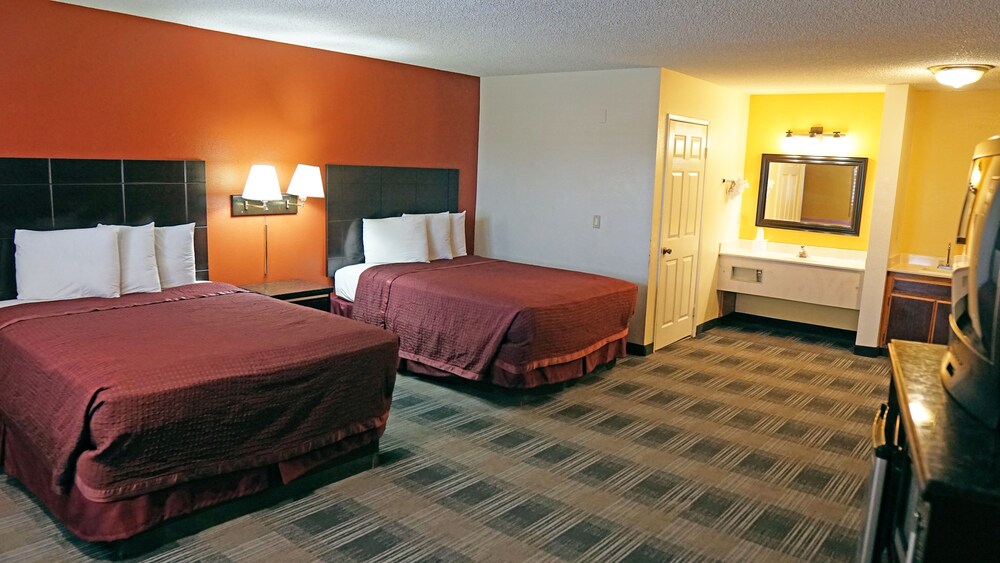 Travel Plaza Inn - photo 23