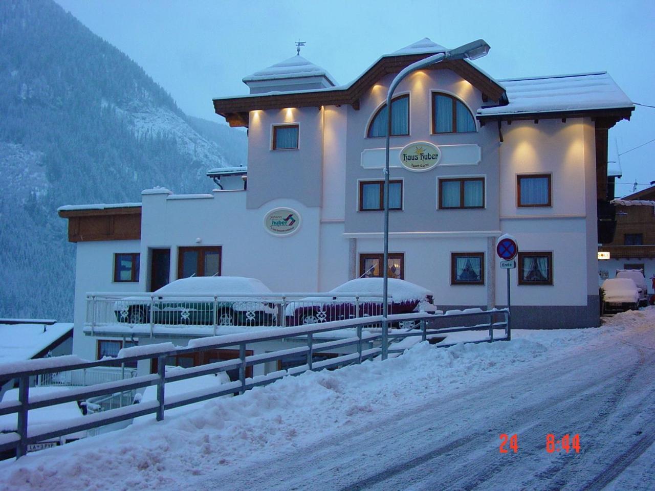 Huber Apartments — 4-Star Luxury Hotel in Kappl, Austria