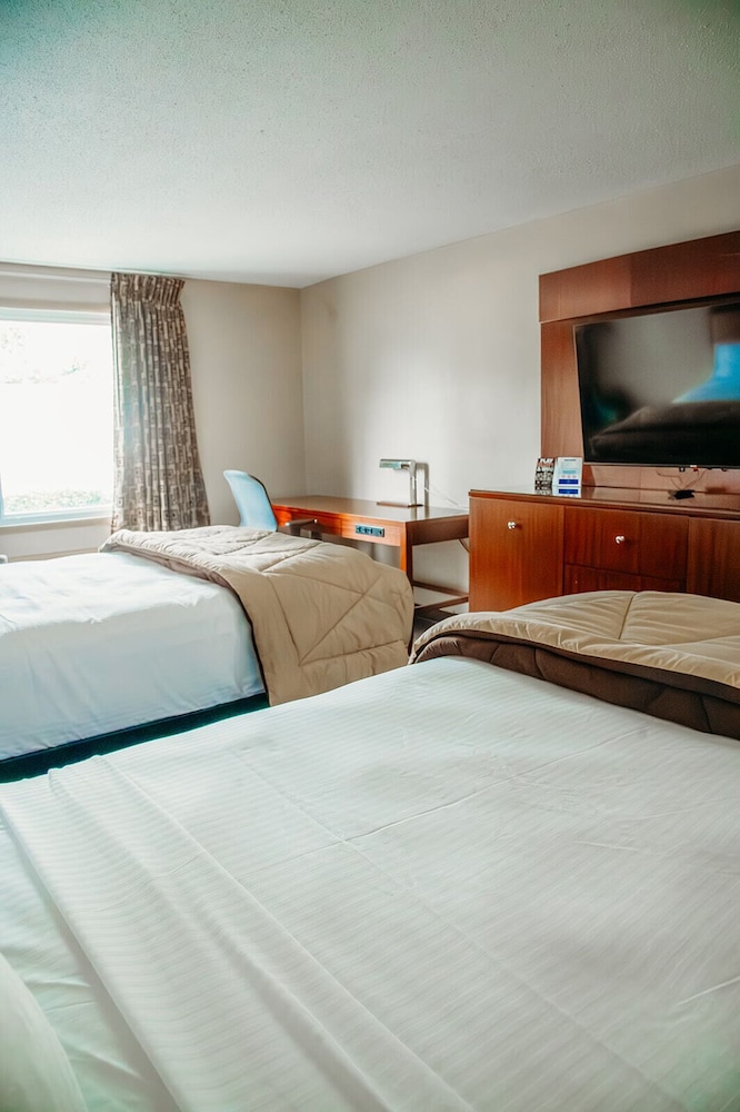 Country Garden & Suites - photo 17