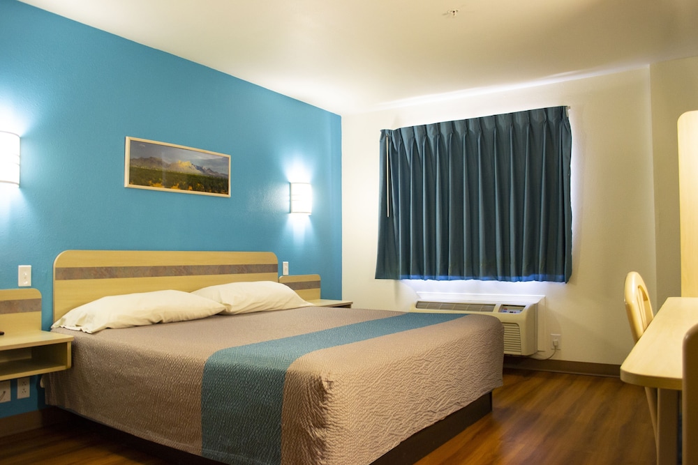 Motel 6 Las Cruces NM Telshor - photo 8