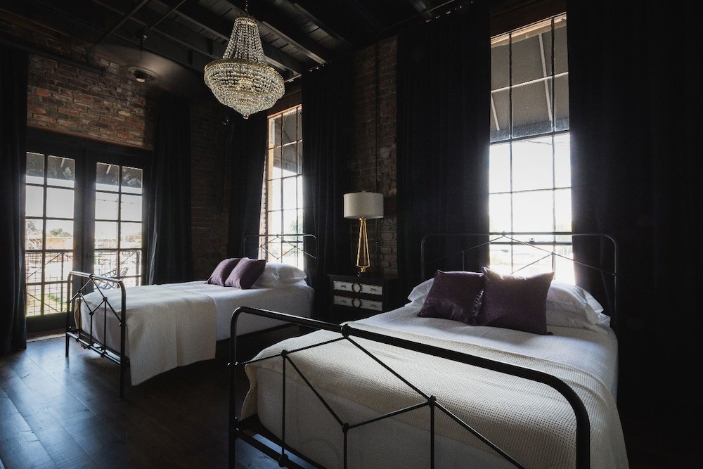 GunRunner Boutique Hotel - photo 13
