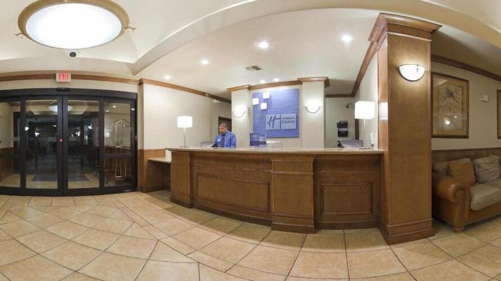 Holiday Inn Express Hotel & Suites Mission McAllen Area by IHG - photo 3
