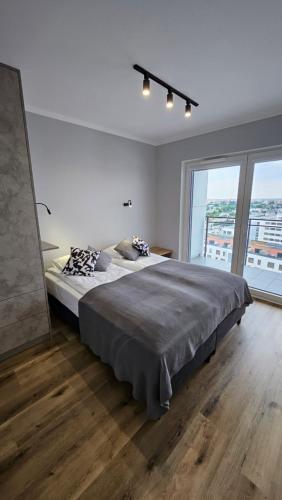 Apartament Bułgarska 59 sypialnia i salon 40m2 self check in 24h — 4-Star Luxury Hotel in Poznan, Poland