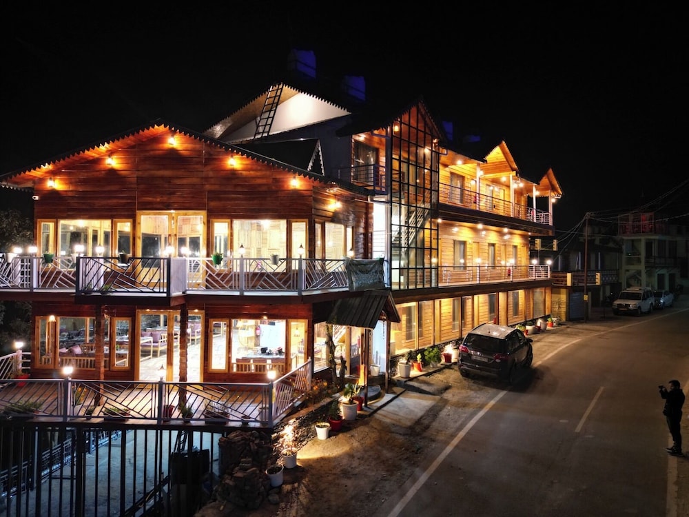 The Golden Castle Hotels in Dhari, India