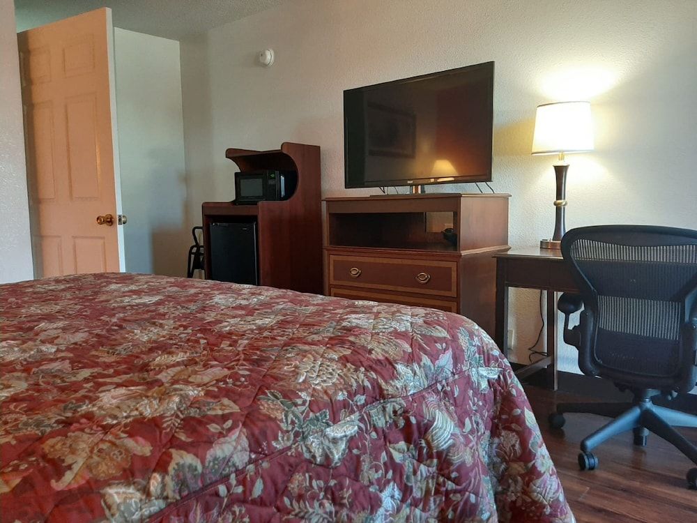 Super 8 Jonesville Elkin Area - photo 19