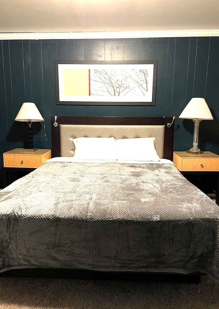 James Motel - photo 7