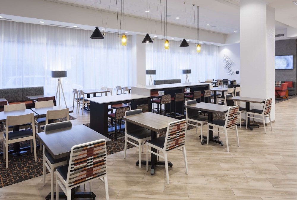Hampton Inn & Suites Phoenix Downtown - photo 29
