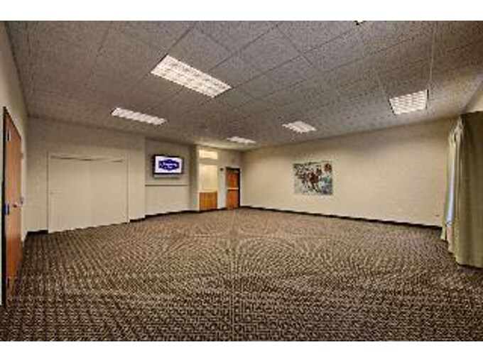 Hampton Inn Tooele - photo 9