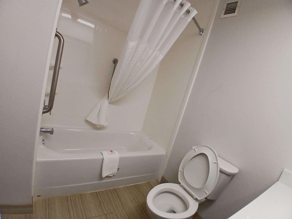 Comfort Inn Marion near Downtown & Blue Ridge PKWY - photo 38
